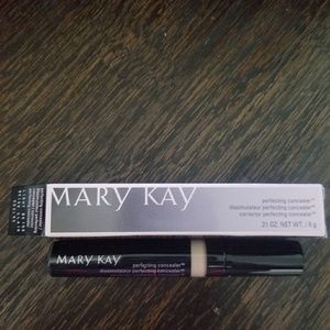 Mary Kay Perfecting Concealer light beige New!